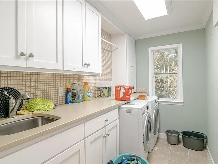 324 Dalewood Dr — Photo 15