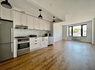 409 Eastern Pkwy APT 212, Brooklyn, NY 11216