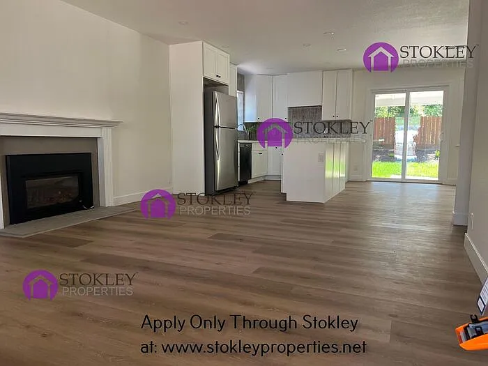3 bed, 2.0 bath, 1600 sqft, $3,895 — Photo 4
