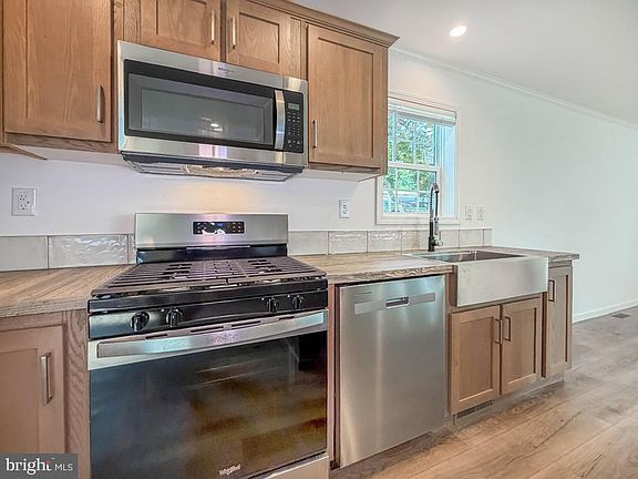 5th image of 4135 Davis Dr