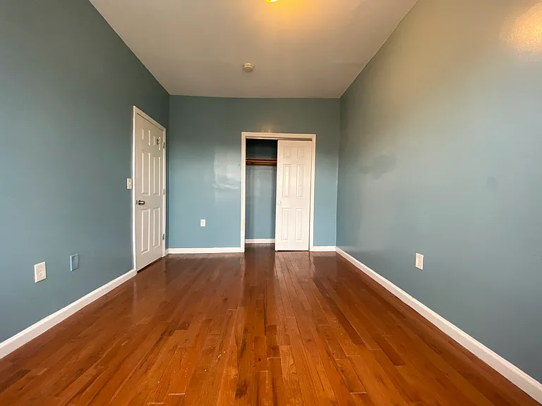 45-47 Cedar Ave #11 — Photo 4