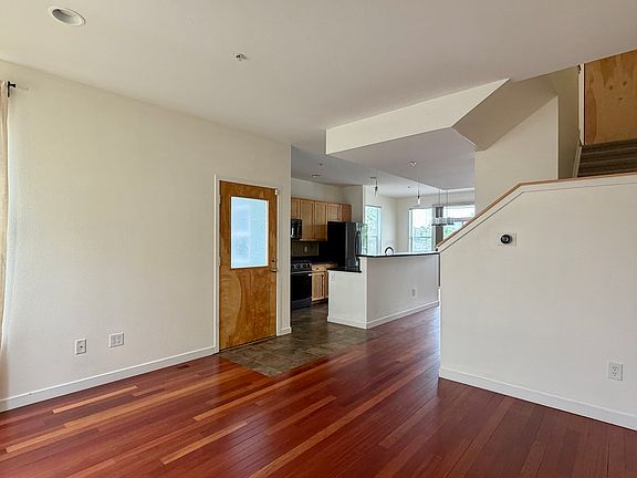 3rd image of 1348 Yellow Pine Ave