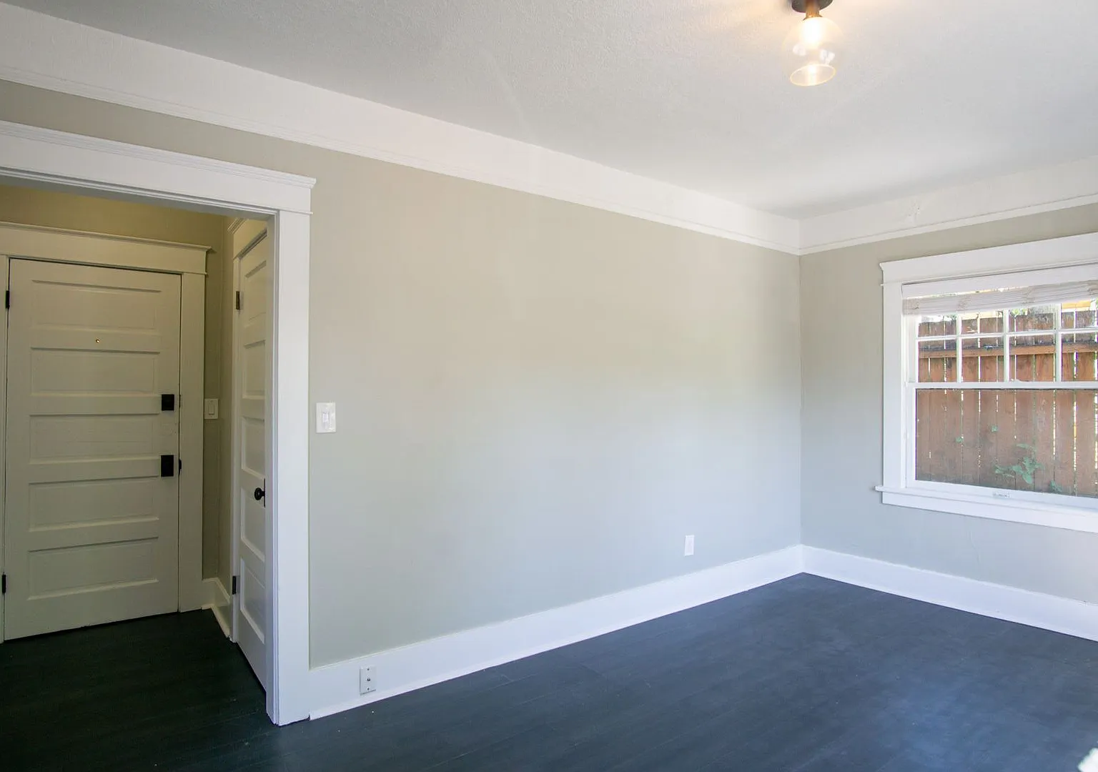Studio W/Vintage Touches, Modern Upgrades + Free Laundry! — Photo 3