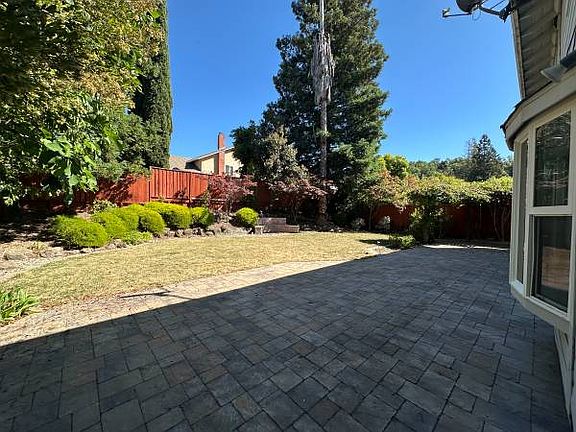 4th image of 6582 Whitbourne Dr