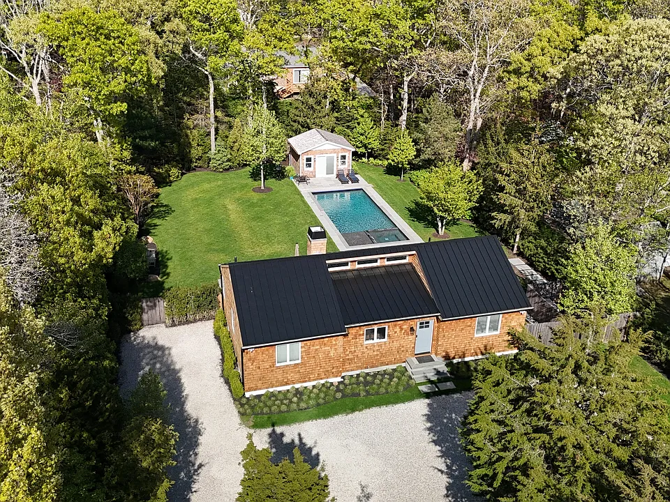 147 Pembroke Dr