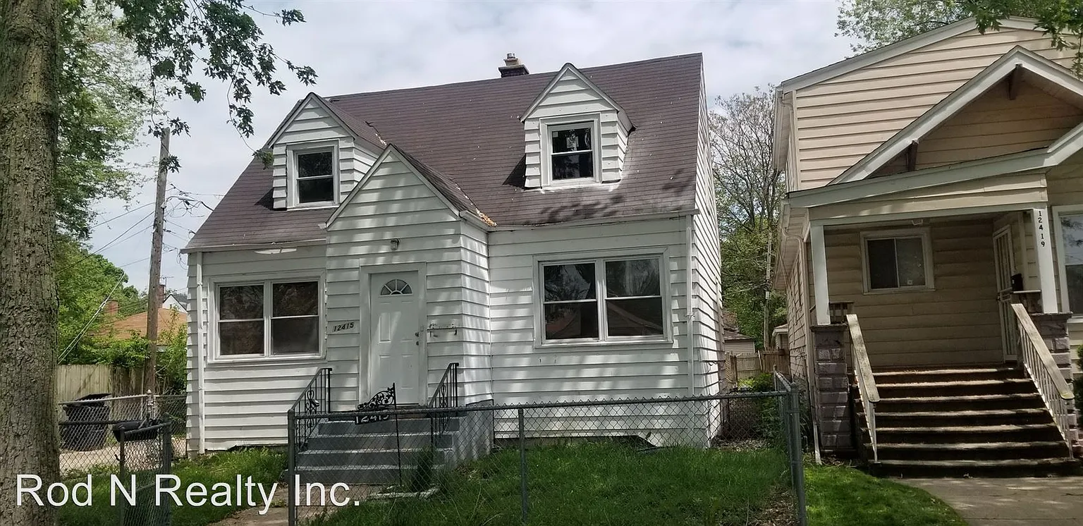 12415 S Stewart Ave photo 1