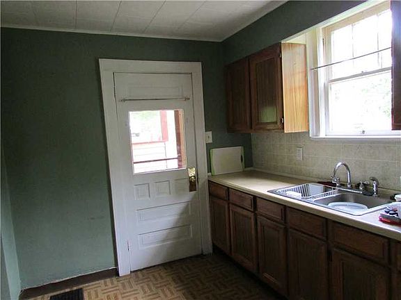3rd image of 1403 Neshannock Blvd