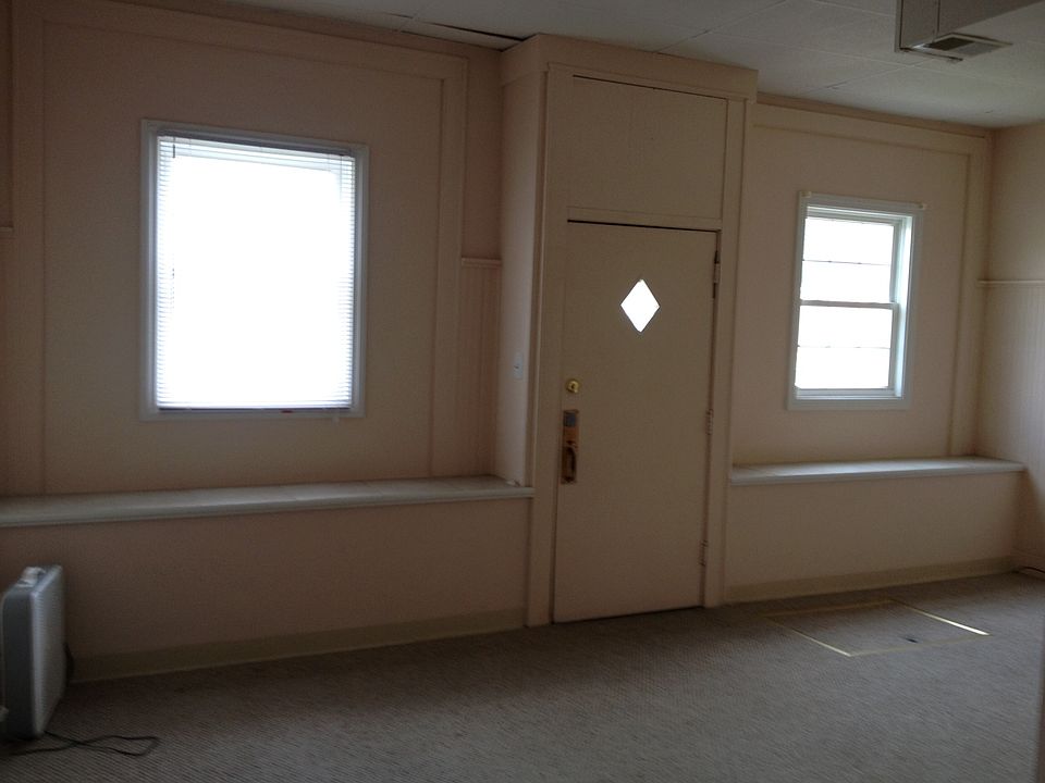 1st image of 472 4th St NW