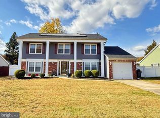 6 Huntington Way, Mount Laurel, NJ 08054