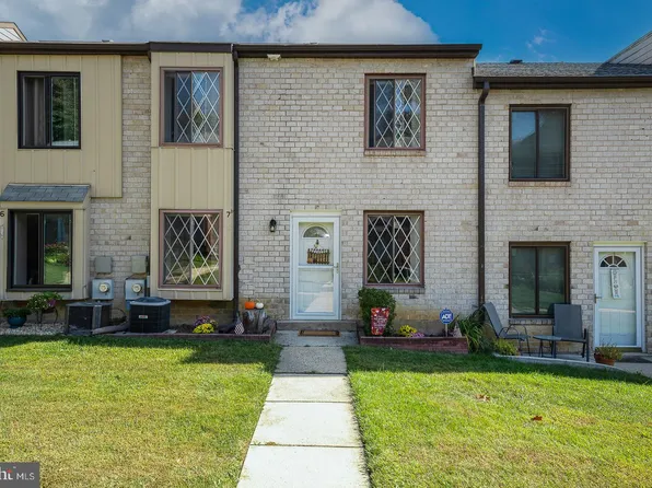 5200 Hilltop Dr APT J7, Brookhaven, PA 19015
