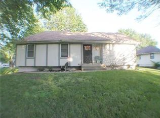 1204 SE Cherry Tree Ln, Blue Springs, MO 64014