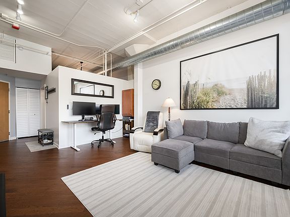 5th image of 1601 S Michigan Ave APT 505