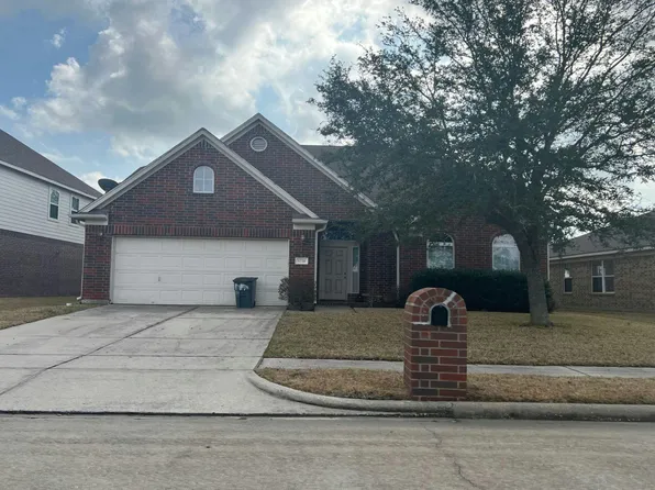 5726 Caraway Lake Dr, Baytown, TX 77521