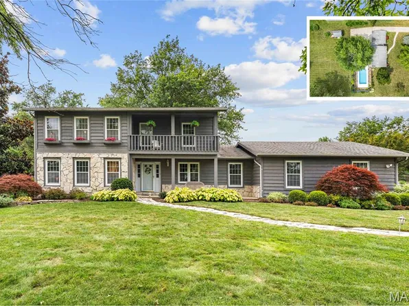 525 Coventry Rd, Troy, IL 62294