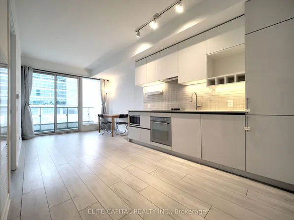 5 Buttermill Ave, Vaughan, ON