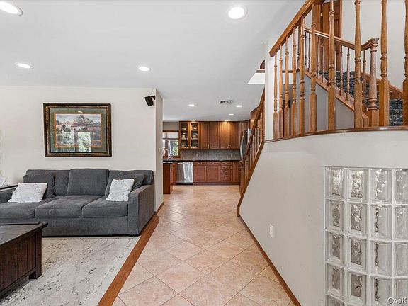 3rd image of 37 Sylvia Road