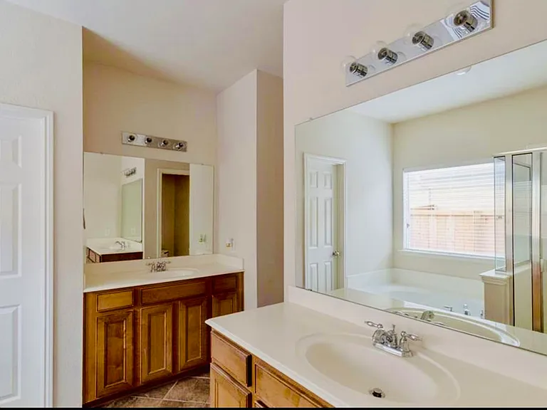 9717 Hedge Bell Dr — Photo 14