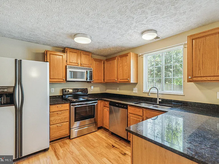 6302 Betsy Ross Ct — Photo 8