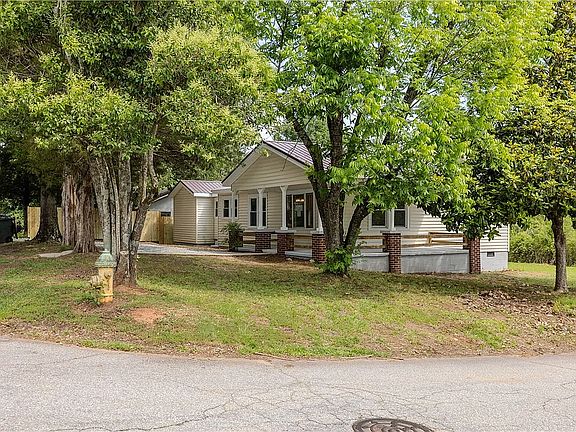 2nd image of 115 Pelfrey St