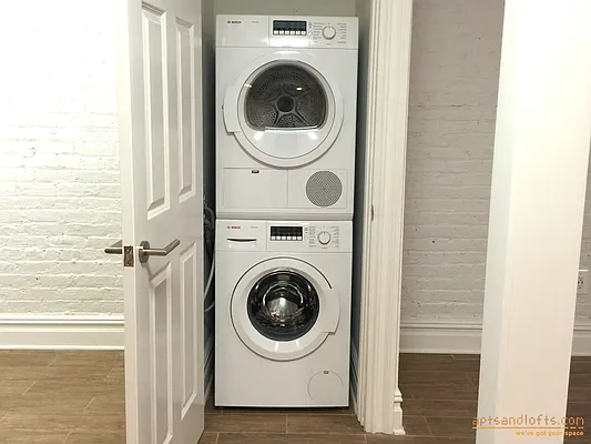 Rented by aptsandlofts.com | media 15