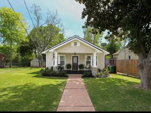 714 E Neches St, Palestine, TX 75801