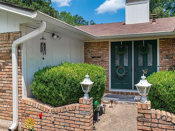 2nd image of 2032 N Kirkwood Dr