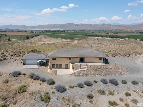 121 Bowman Ln, Yerington, NV 89447