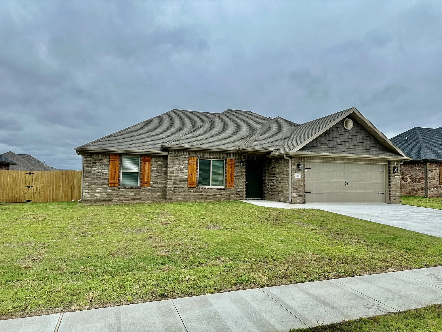 3 bed, 2.0 bath, 1412 sqft, $1,595 — Photo 2