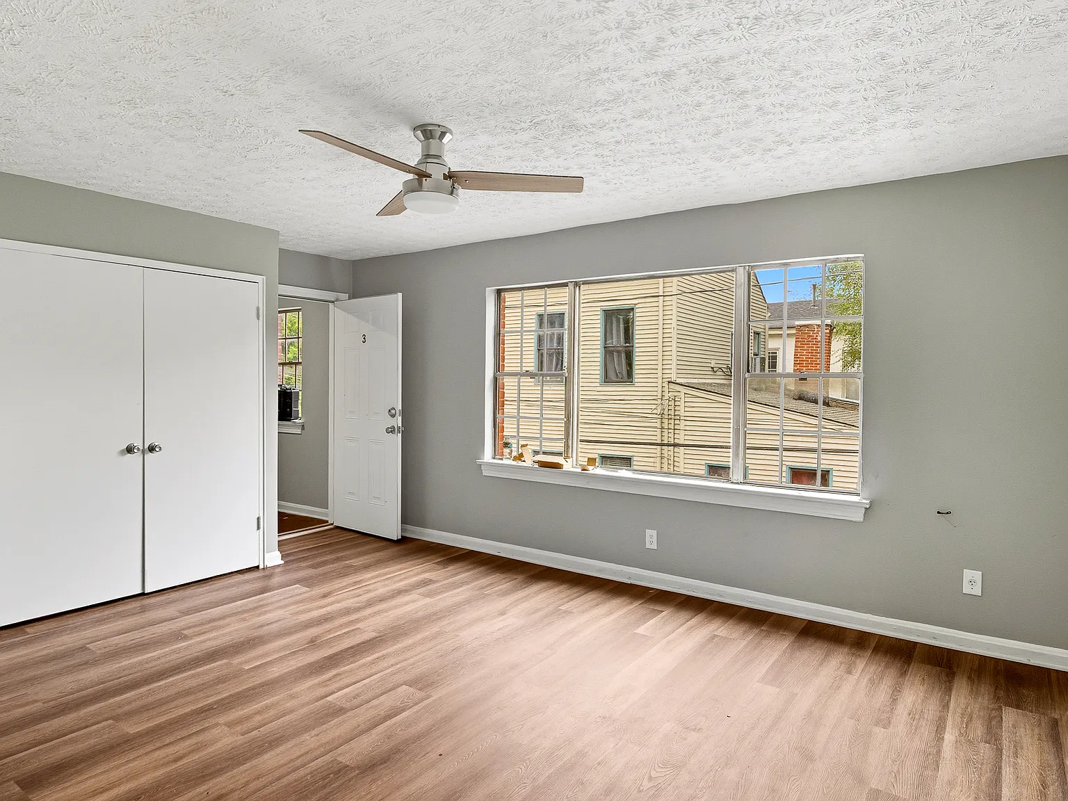 Studio, 500 sqft, $795 — Photo 2