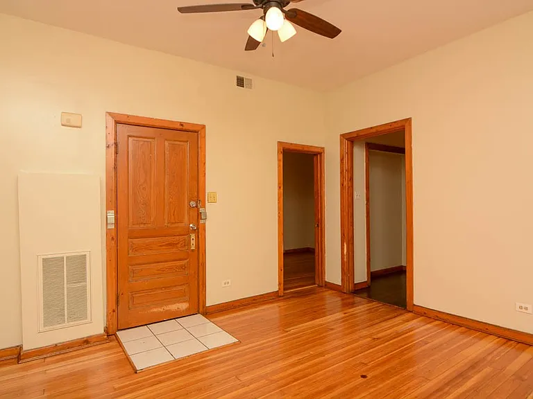 2825 N Milwaukee Ave #2 — Photo 7