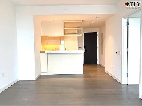 3rd image of 252 South St #24K