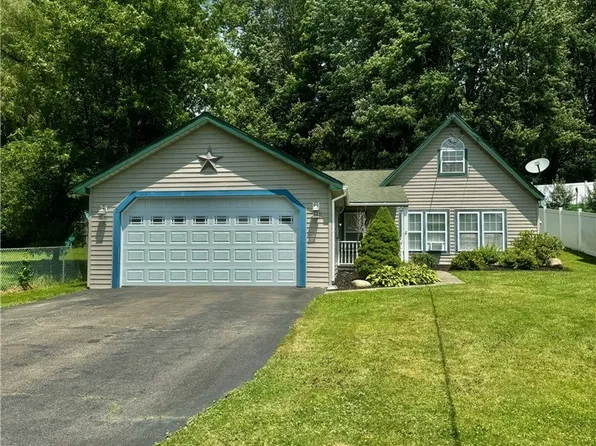 3208 Young St, Jamestown, NY 14701