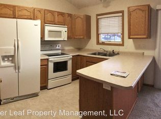 938 2nd Ave NE APT B, East Grand Forks, MN 56721
