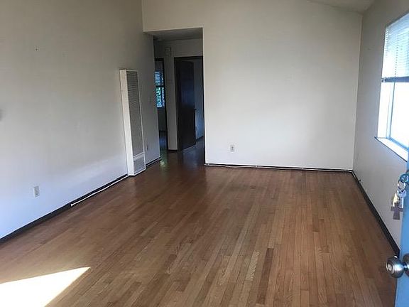 2nd image of 221 Mira Mar Ave #1/2