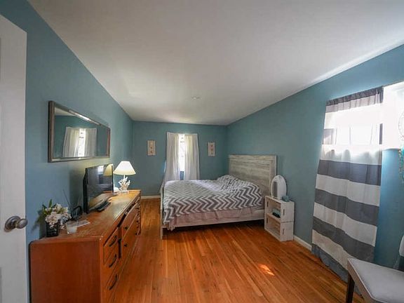 4th image of 509 Alvina Ln