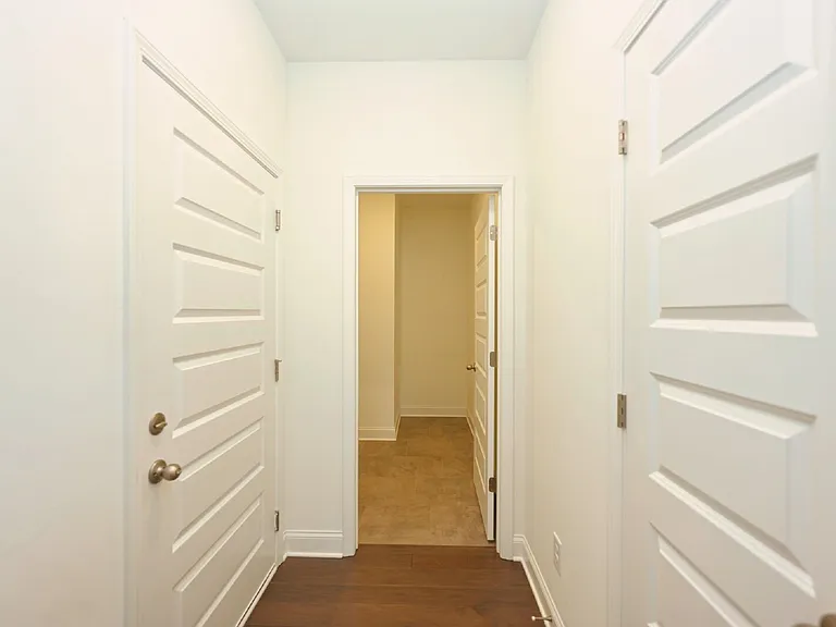 161 Crabourne Dr — Photo 35