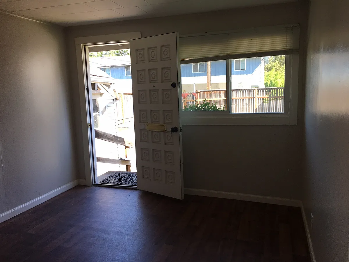 Building Photo - 1645 Mill St #2
