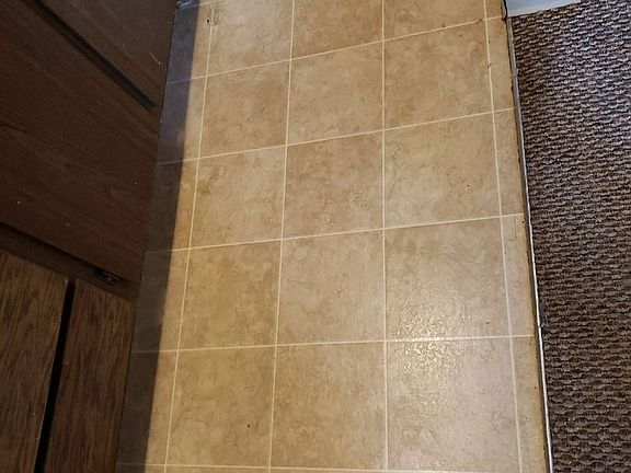 5th image of 827 N Grand Ave APT 20