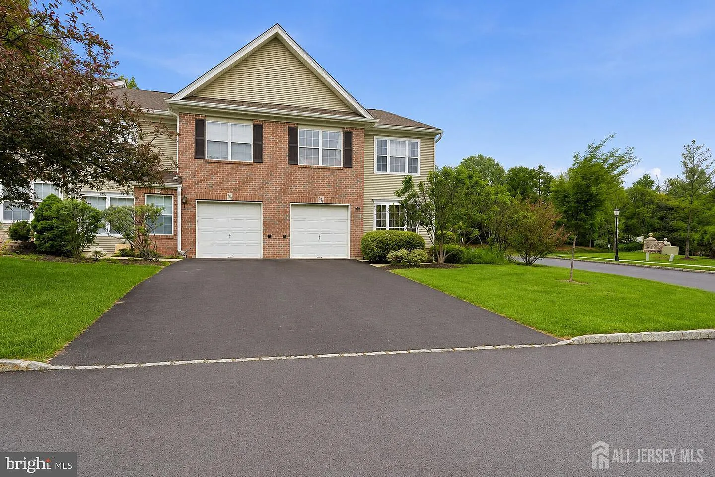 3 bed, 2.5 bath, $3,500 — Photo 2