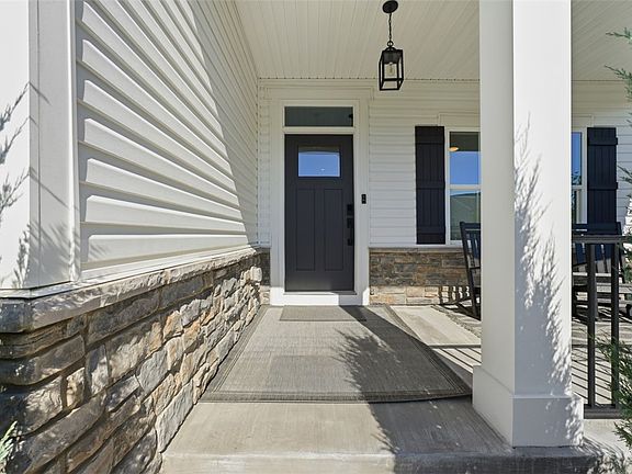 2nd image of 406 Sarjean Way