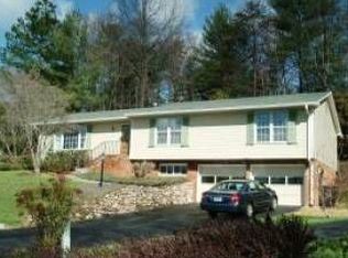 6132 Flamingo Dr, Roanoke, VA 24018