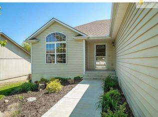 2704 NE Weston Cir, Blue Springs, MO 64014
