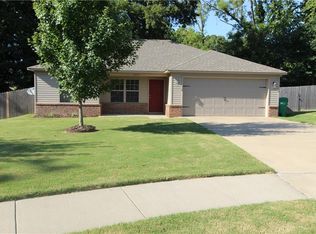 6751 Arrowhead Cv, Springdale, AR 72762