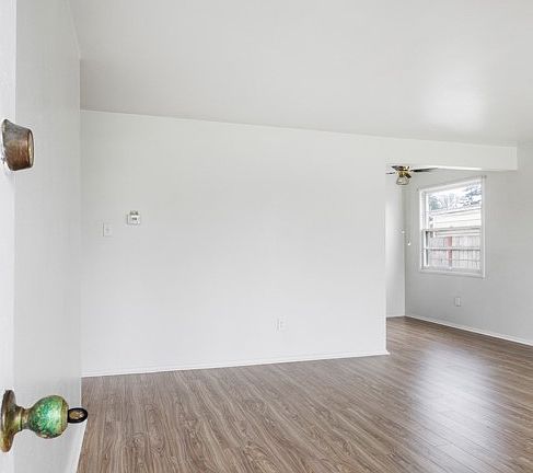 4th image of 8519 33rd Ave S