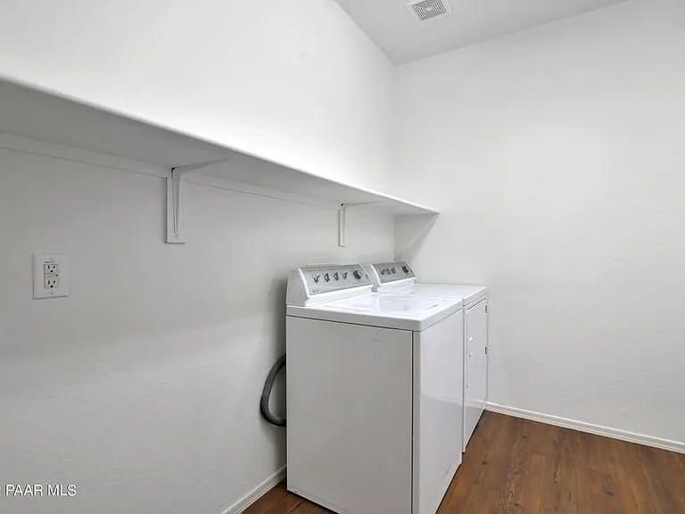 1079 N Hobble Strap St — Photo 24