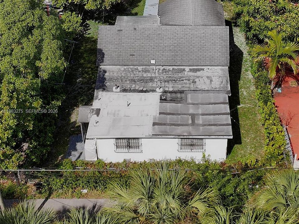 2nd image of 246 NW 39th St