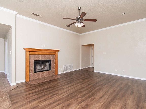 4th image of 608 Leo Ln