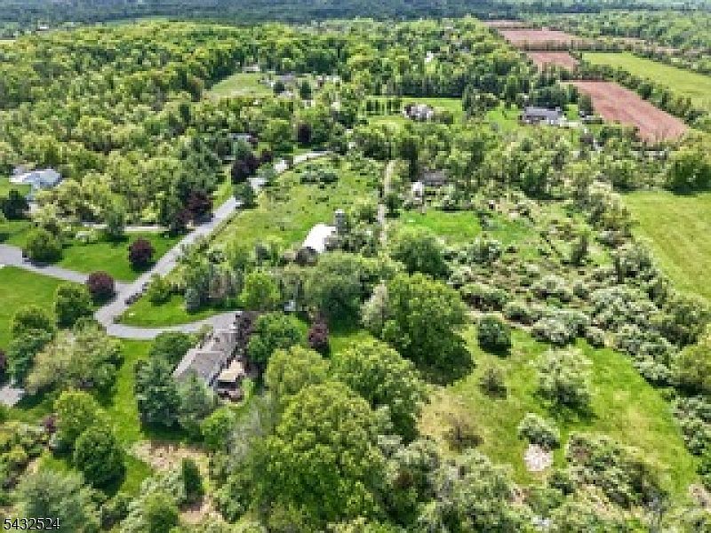 1st image of 499 Edgewood Rd