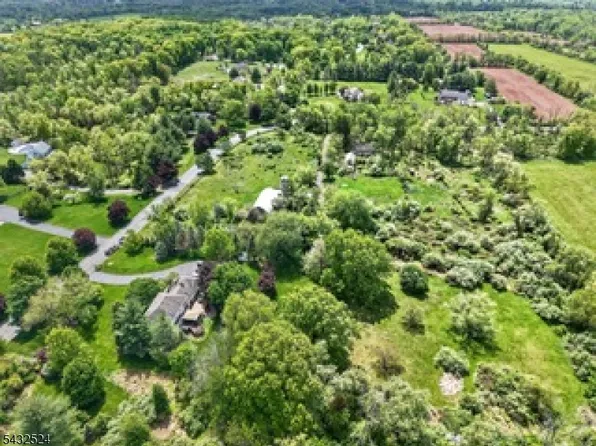 499 Edgewood Rd, Readington Twp., NJ 08889
