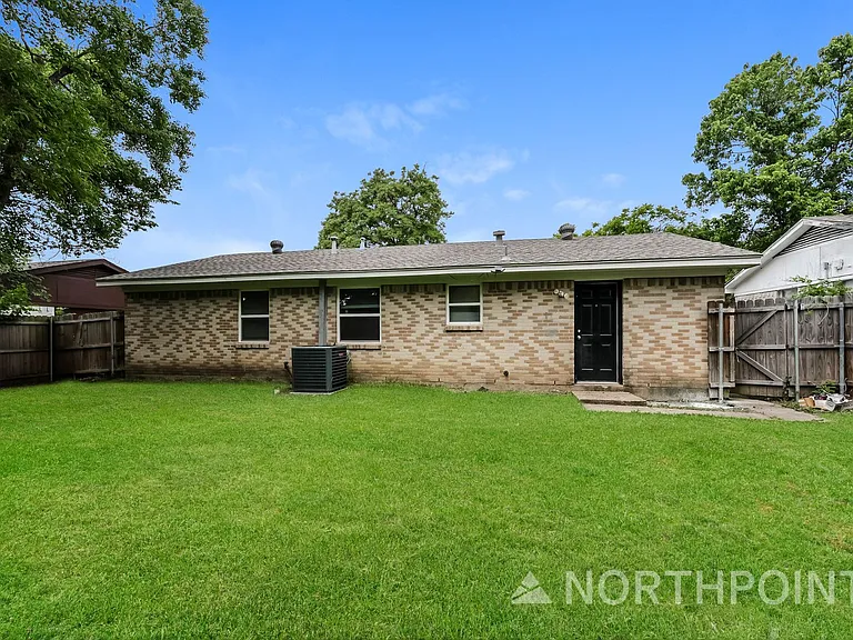 1336 E Park Dr — Photo 15
